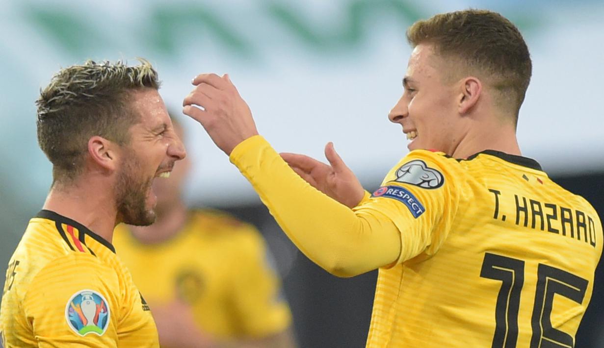 Para pemain Belgia merayakan gol yang dicetak Thorgan Hazard ke gawang Rusia pada laga Kualifikasi Piala Eropa 2020 di Gazprom Arena, Saint Petersburg, Sabtu (16/11). Rusia kalah 1-4 dari Belgia. (AFP/Olga Maltseva)