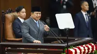 Presiden Republik Indonesia Prabowo Subianto saat menyampaikan pidato kenegaraan tahunannya menjelang Hari Kemerdekaan Indonesia di Jakarta pada 15 Agustus 2025. (Ajeng Dinar Ulfiana/POOL/AFP)