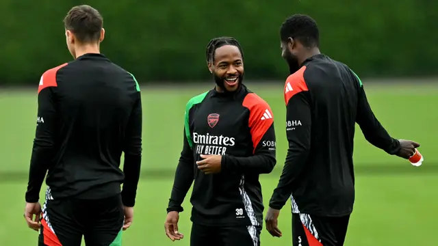 Foto: Arsenal Terancam Ditinggal Bek Baru Riccardo Calafiori saat Jamu PSG di Liga Champions