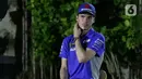 Pembalap Suzuki Ecstar, Joan Mir saat Meet and Greet bersama pewarta di salah satu hotel di Kuta Mandalika, Nusa Tenggara Barat, Jumat (18/3/2022). Joan Mir menjawab sejumlah pertanyaan terkait rangkaian Pertamina Grand Prix of Indonesia atau MotoGP Mandalika. (Liputan6.com/Helmi Fithriansyah)