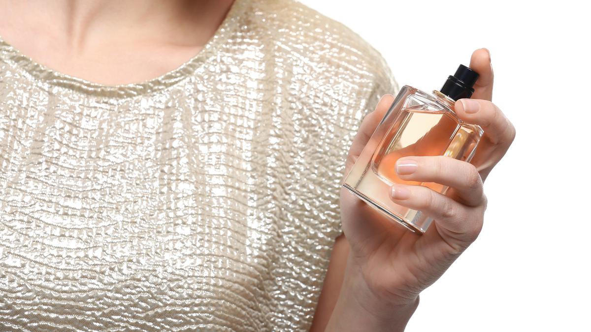 Tampil Manis dan Berkesan dengan Perpaduan Lip Tint dan Parfum MAJIKA