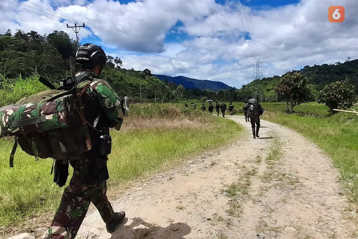 Personel TNI Satgas Madago Raya