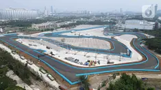 Foto udara suasana pembangunan Jakarta International E-Prix Circuit (JIEC) di kawasan Ancol, Jakarta, Rabu (11/5/2022). Pembangunan JIEC sudah mencapai 100 persen dan menyisakan pemasangan infrastruktur tambahan berupa grandstand dan jembatan penyeberangan yang ditargetkan selesai pada akhir pekan ketiga Mei. (Liputan6.com/Herman Zakharia)