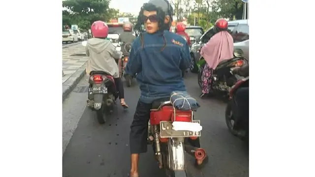 Super Kocak, 6 Benda yang Dipakai Orang-orang Ini Malah Bikin Gagal Fokus