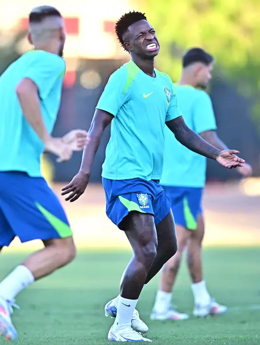 Di fase grup, Brasil berhasil mengumpulkan lima poin dengan mencetak lima gol dan dua kali kebobolan. (Frederic J. BROWN/AFP)