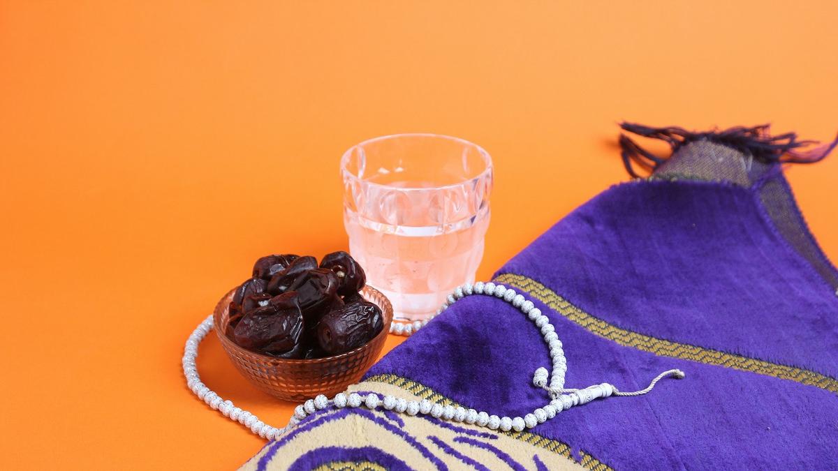 Bolehkah Qadha Puasa Ramadhan Digabung dengan Puasa Senin Kamis? Panduan Lengkap Menurut Fiqih Islam