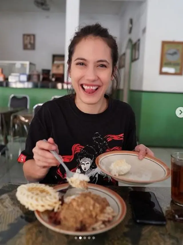 Pevita Pearce
