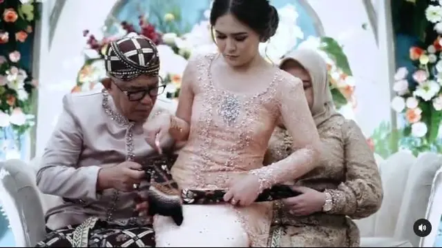 7 Momen Pengajian dan Siraman Masayu Clara Jelang Pernikahan, Penuh Haru Bahagia
