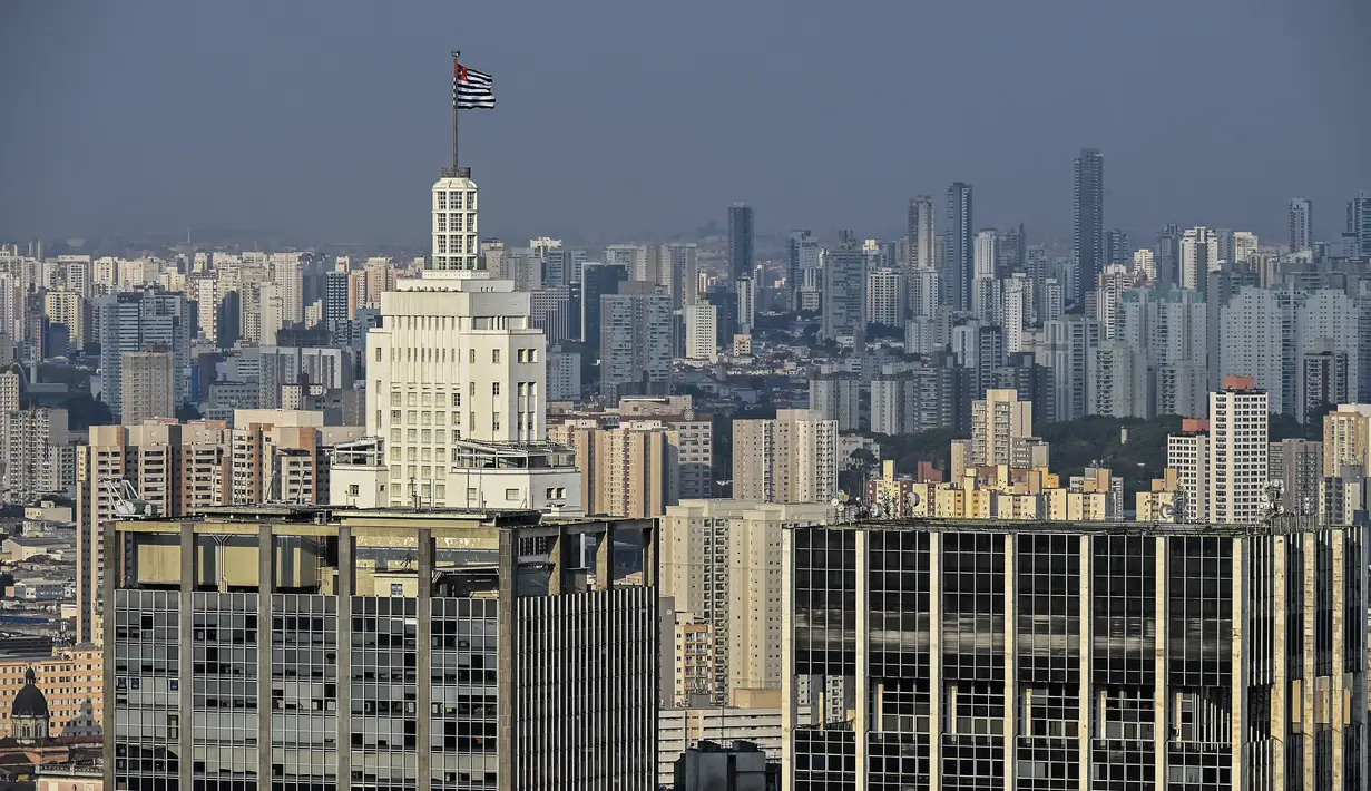Brasil mengalami gelombang panas di tengah musim dingin di belahan bumi selatan, dengan kota metropolitan Sao Paulo hampir memecahkan rekor untuk bulan Agustus dan tahun 2023. (Nelson ALMEIDA / AFP)