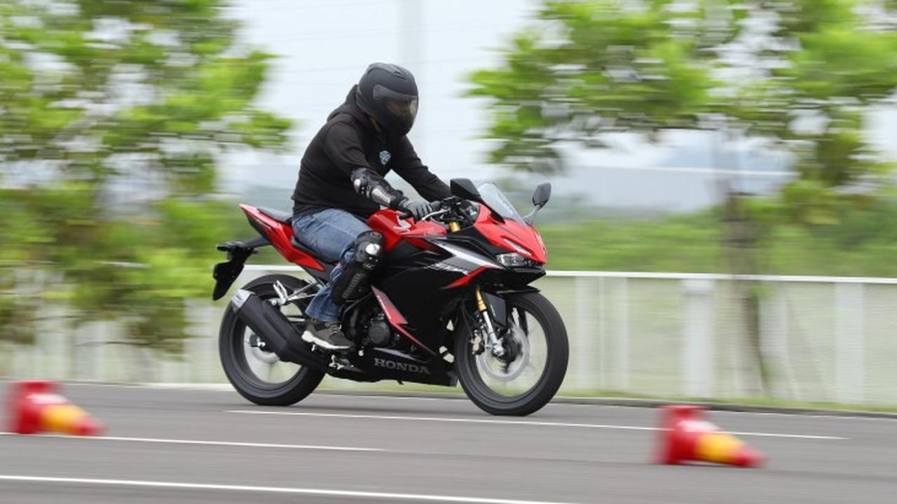 Honda CBR150R