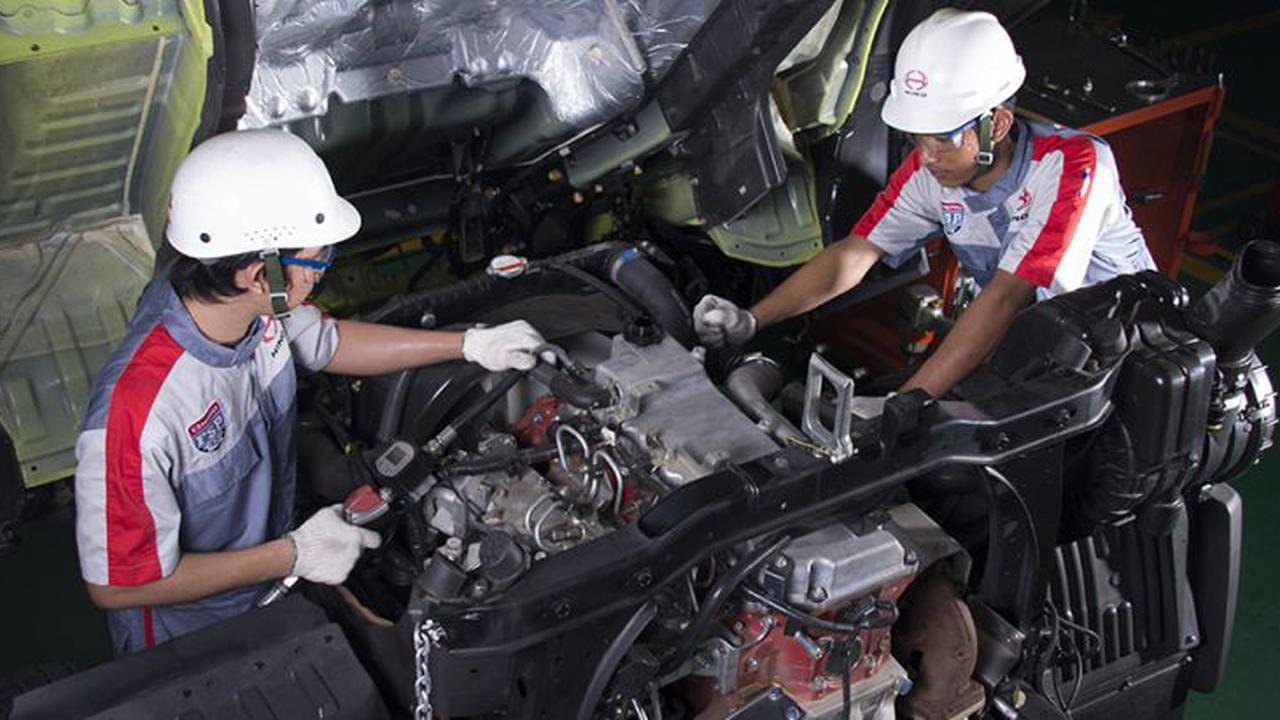 Layanan Servis Gratis 2 Tahun dari Hino
