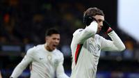 Cole Palmer memborong tiga gol kemenangan Chelsea atas Wolverhampton Wanderers pada laga pekan ke-25 Premier League di Molineux Stadium, Sabtu (7/2/2026) malam WIB. Berkat kontribusi Palmer, The Blues menang 3-1 atas Wolverhampton. (AFP/Darren Staples)