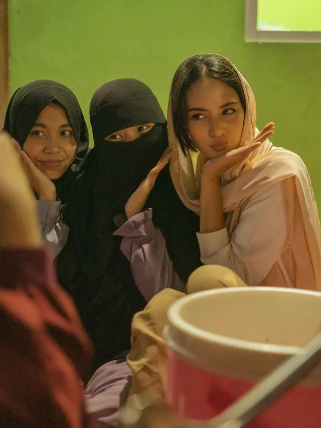 Aurelie Moeremans Kunjungi Pesantren