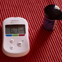 ilustrasi periksa gula darah | unsplash.com/@kateredfern