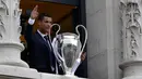 Cristiano Ronaldo mempersembahkan gelar juara Liga Champions musim 2015/2016. Ini adalah gelar ke-11 bagi Real Madrid. (AFP/Javier Soriano)