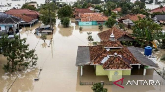 Banjir dan Rob Kepung Karawang, Tinggi Air Capai 1 Meter hingga 316 Rumah Terendam