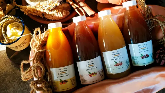 Produk jamu kekinian “Jamu Yu Pon” yang digeluti oleh Siti Anugraheni (27).
