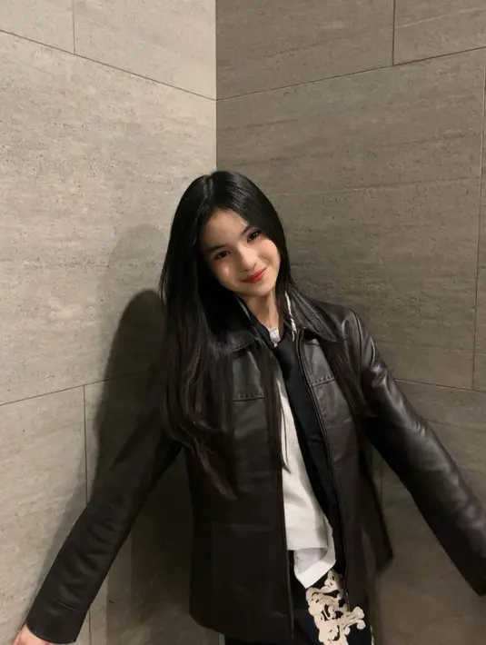 Menariknya, Jazzlyn Trisha tidak hanya dinobatkan sebagai member JKT48 termuda, tapi juga member dengan follower Instagram terbanyak di generasinya. [Foto: Instagram/jkt48.trisha]