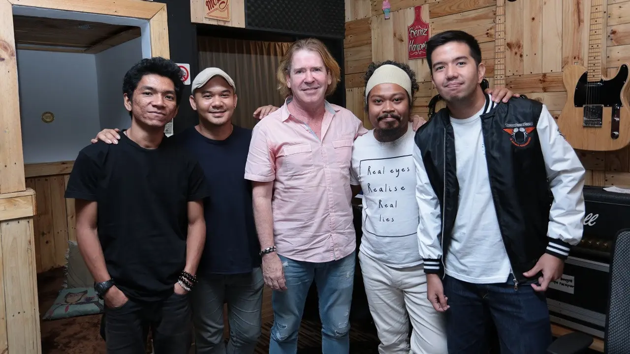 [Bintang] Payung Teduh