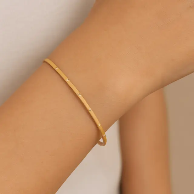 Gelang Oval Emas Kecil
