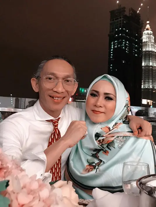 Selama ini Melly Goeslaw memang salah satu wanita yang berperan dalam karier Laudya Cynthia Bella. Keduanya pun juga terbilang cukup dekat meskipun Bella bukan darah daging Melly. (Instagram/melly_goeslaw)