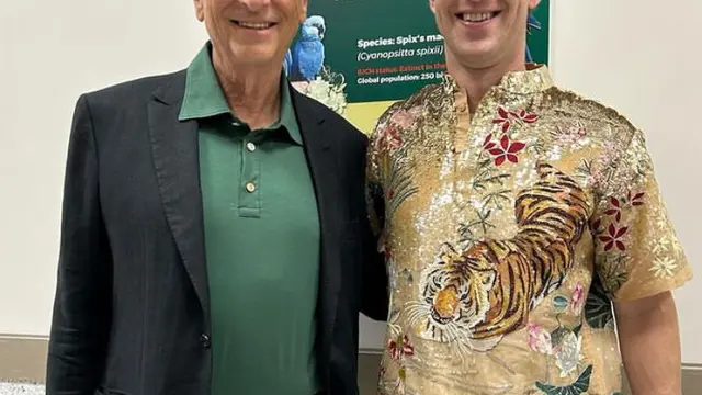 Bill Gates saat Hadir di Acara Pra Nikah Anak Terkaya se-Asia, Mukesh Ambani. [@thisisbillgates]