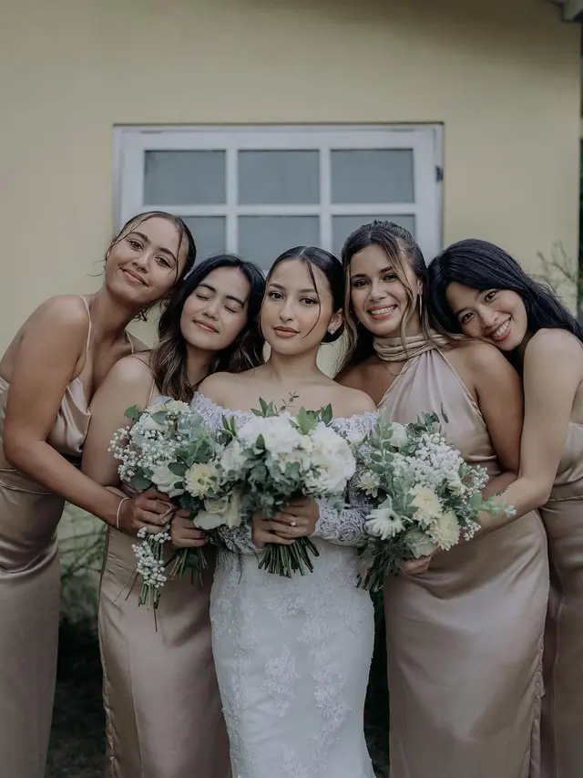 6 Penampilan Jennifer Coppen Dibalut Gaun Pengantin, Resmi Dinikahi Kekasih Bulenya