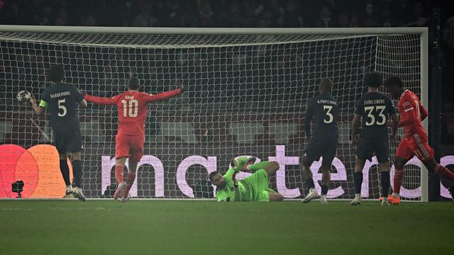 Foto: Tampil 45 Menit, Alphonso Davies Tuntaskan Penantian Dua Setengah Tahun untuk Dapatkan Jersey Lionel Messi