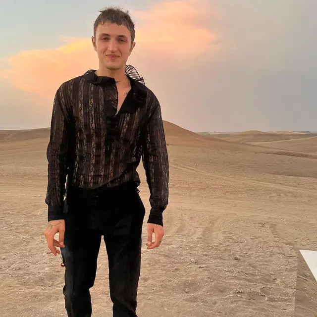 Potret Anwar Hadid sang model terkenal dari Amerika Serikat (Instagram/anwarhadid)