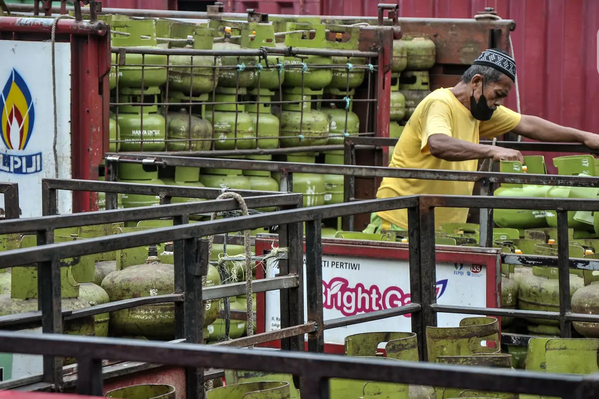 FOTO: Warga Beralih ke Gas Melon Imbas Kenaikan Harga LPG Nonsubsidi