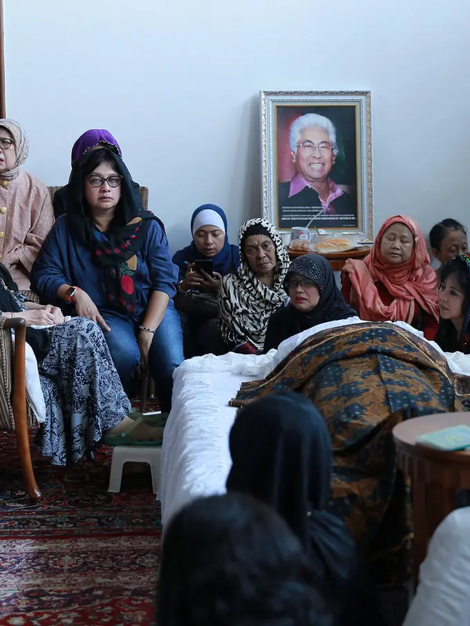 Adnan Buyung Nasution