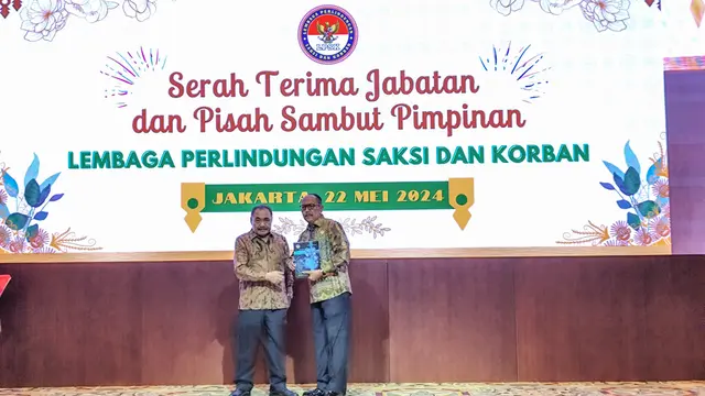 Serah Terima Jabatan dari Ketua LPSK Periode 2019-2024, Has to Atmojo Sutoyo Menuju Ketua LPSK Periode 2024-2029, Achmadi, Jakarta, Rabu (22/5/2024).
