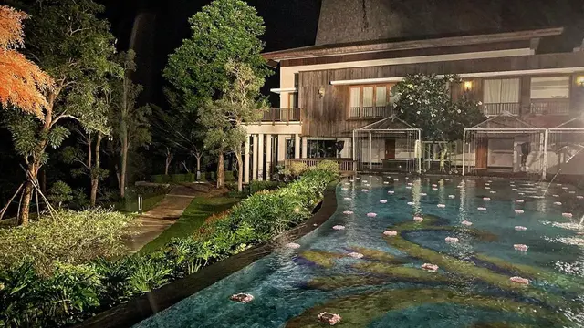 7 Potret Rumah Megah Haji Isam 'Crazy Rich' Kalimantan, Kolam Renangnya Mewah