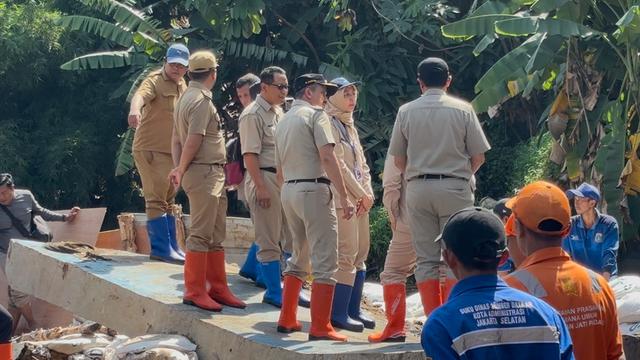 Pramono Cek Tanggul Baswedan yang Jebol