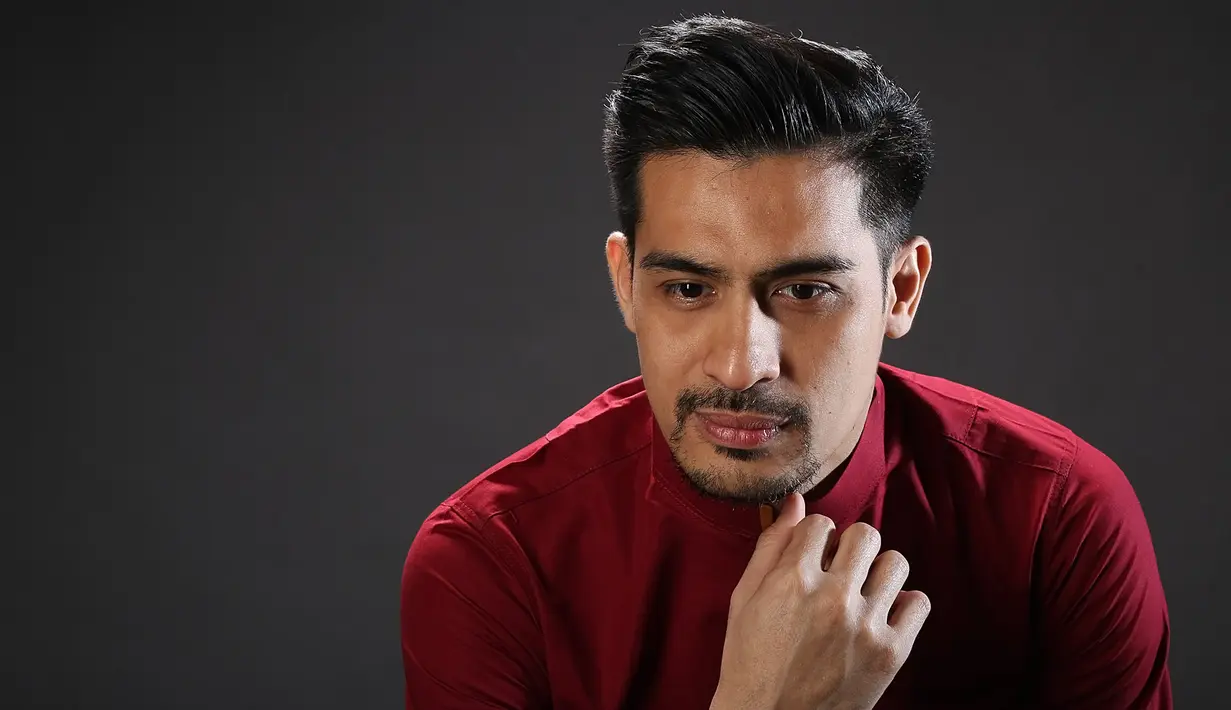 Meski ia tak memungkiri kesulitannya, tapi ia bersyukur lantaran bisa melewatinya. Peran Adam di film itu, juga banyak mendapatkan pelajaran tentang kehidupan. Terutama meredam emosi yang mudah tersulut. (Bambang E. Ros/Bintang.com)