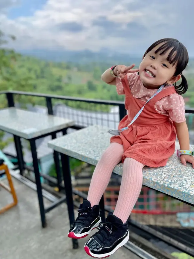 Curi Perhatian, Ini 6 Potret Gemas Shabira Alula Bocah 3 Tahun yang Viral di TikTok