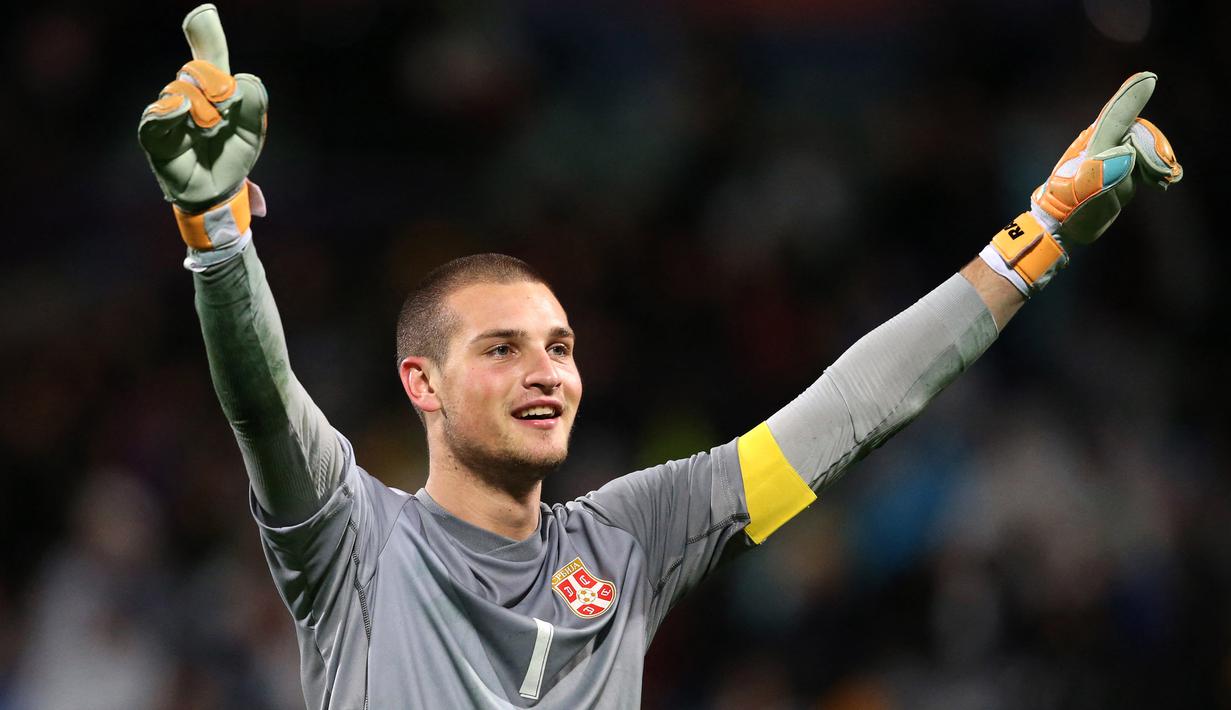 Selebrasi kiper Serbia, Predrag Rajkovic saat menghadapi Brasil dalam laga final Piala Dunia U-20 2015 di Auckland, Selandia Baru (20/6/2015). Predrag Rajkovic yang sejak awal musim 2022/2023 membela Mallorca ini terpilih sebagai kiper terbaik pada Piala Dunia U-20 2015 Selandia Baru. (AFP/Michael Bradley)