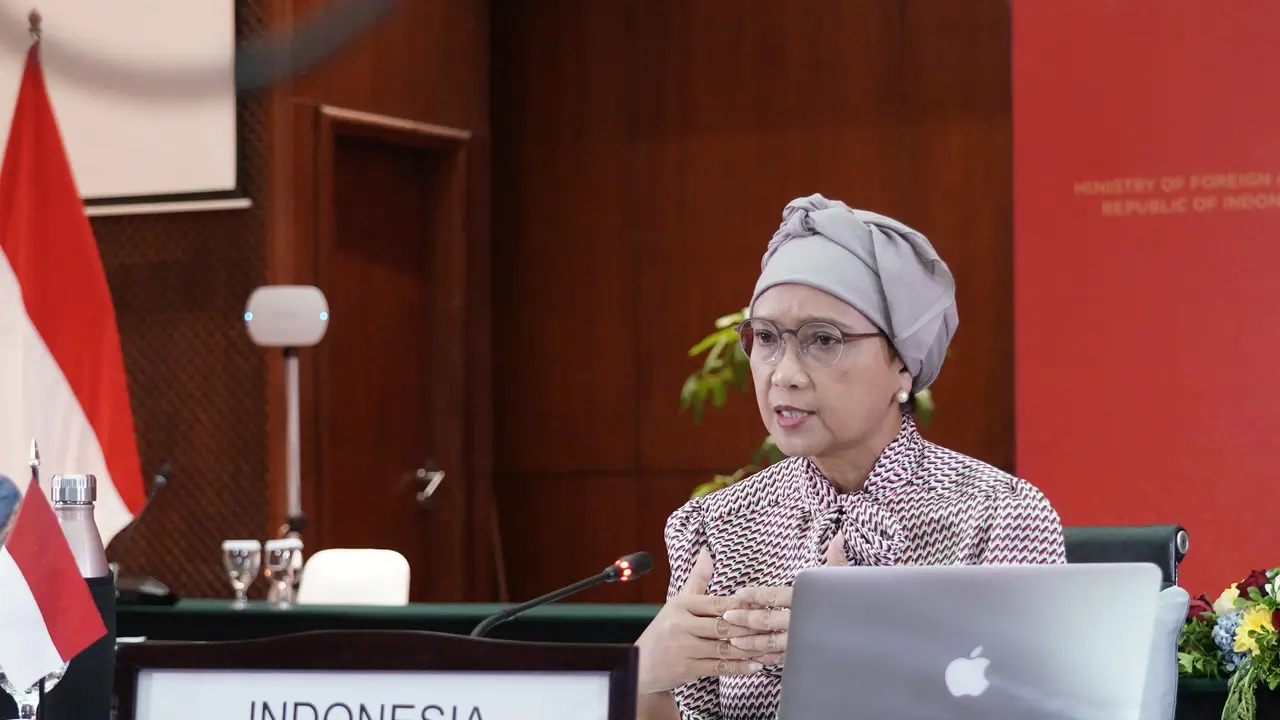 Menteri Luar Negeri Indonesia, Retno Marsudi saat menghadiri press briefing virtual yang digelar oleh Kemlu RI pada Sabtu (12/9/2020).( Photo credit: Kementerian Luar Negeri RI)