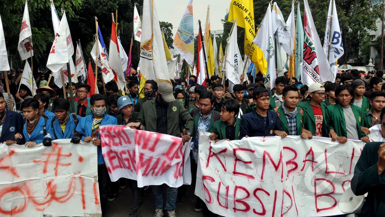Ratusan Mahasiswa Serbu Istana Negara
