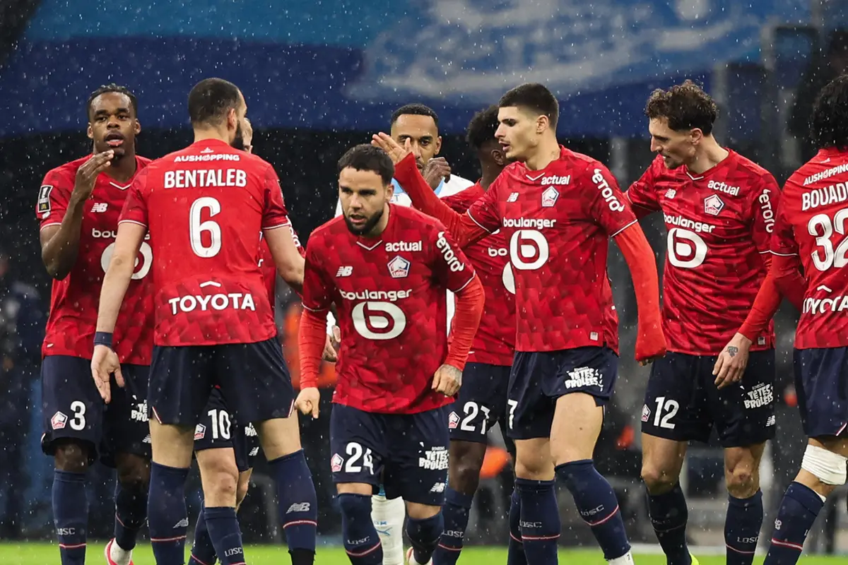 Foto: Aksi Disiplin Calvin Verdonk Saat Bantu Lille Comeback atas Marseille di Liga Prancis