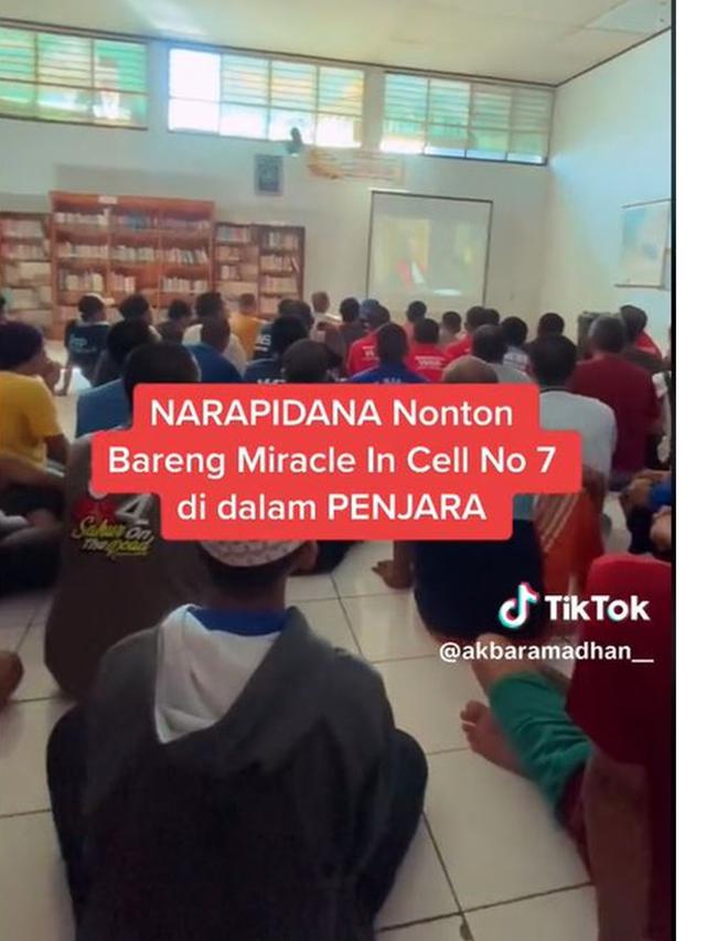 Momen Narapidana Nonton Miracle in Cell No. 7 di Penjara, Endingnya Ikut Nangis