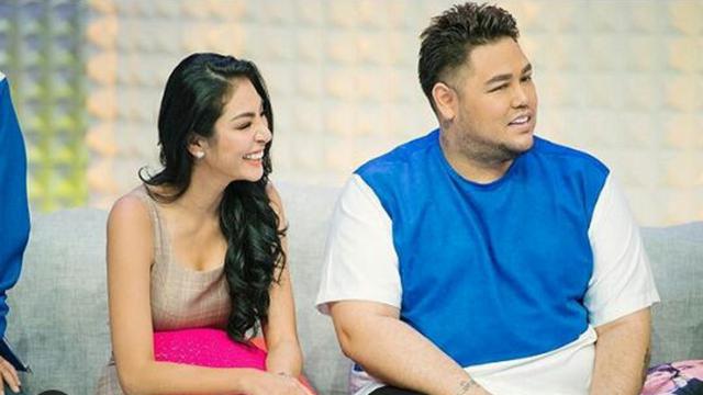 [Bintang] Ivan Gunawan dan Faye Malisorn
