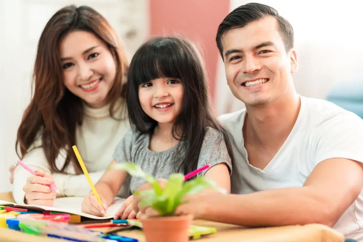 Peran orang tua dalam membangun kepribadian anak yang positif