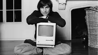 Steve Jobs berfoto untuk cover Time Magazine menggunakan jam tangan Seiko di tahun 1984 (Sumbe: Time Magazine/ Norman Seeff)