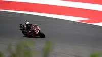 Marco Bezzecchi beraksi di MotoGP Indonesia 2025 (AFP)