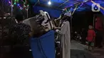 Sejumlah warga memukul bedug pada malam takbiran di kawasan Tanah Baru, Bogor, Jawa Barat, Sabtu (23/5/2020). Di tengah pandemi virus corona COVID-19, sejumlah warga tetap merayakan malam takbiran dengan memukul bedug. (Liputan6.com/Herman Zakharia)