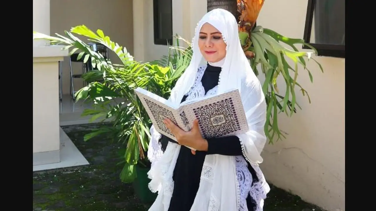 Penyesalan Memes Baru Khatamkan Alquran saat Usia Kepala 4