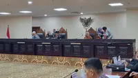 Majelis Kehormatan Mahkamah Konstitusi (MKMK) menggelar rapat perdana terkait dugaan pelanggaran etik hakim MK terkait putusan syarat calon presiden (capres) dan calon wakil presiden (cawapres). (Merdeka)