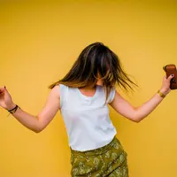 ilustrasi perempuan/Photo by Juan Camilo Navia on Unsplash