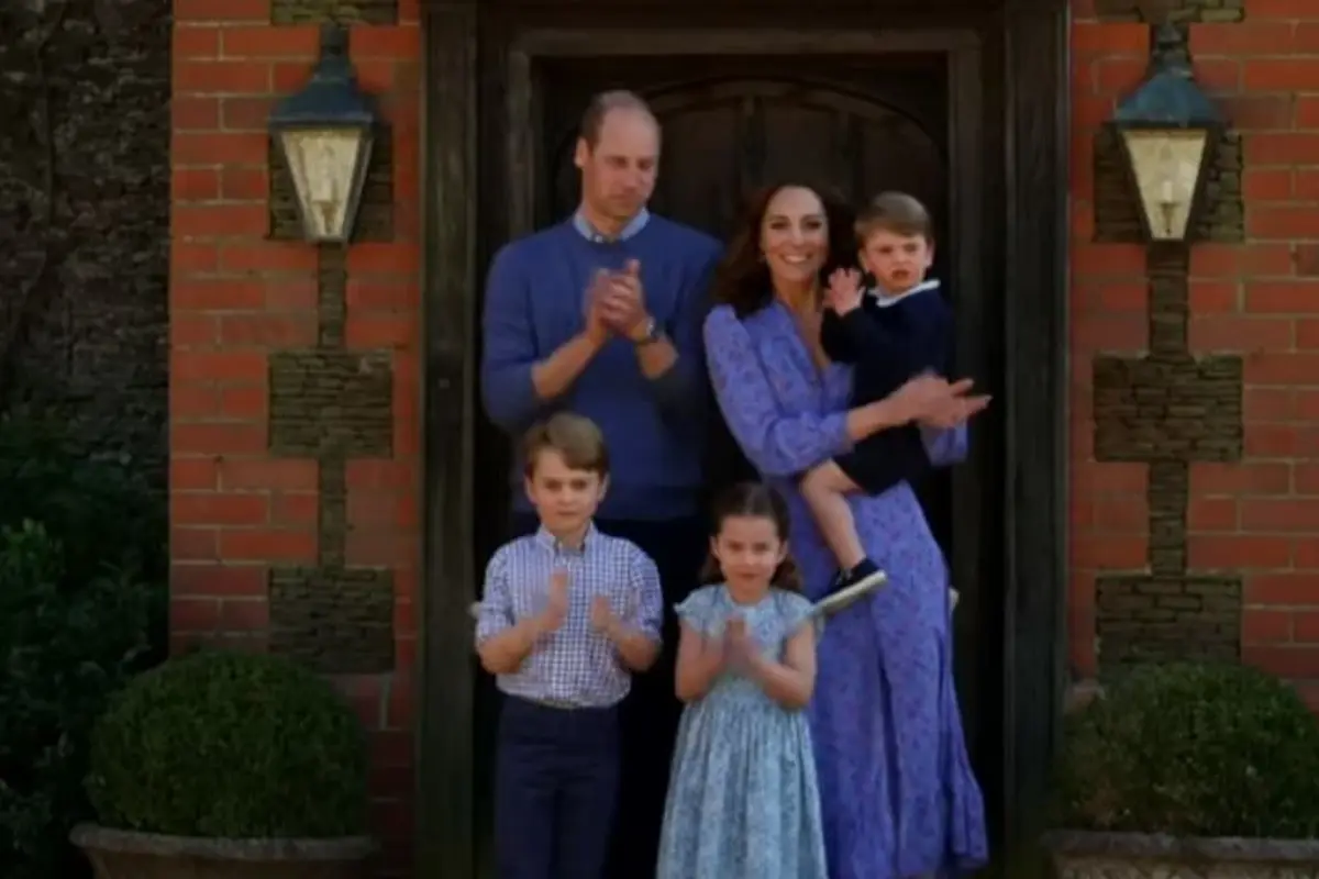Anggunnya Kate Middleton Saat Bertepuk Tangan dalam Balutan Gaun Floral yang Naik Daun